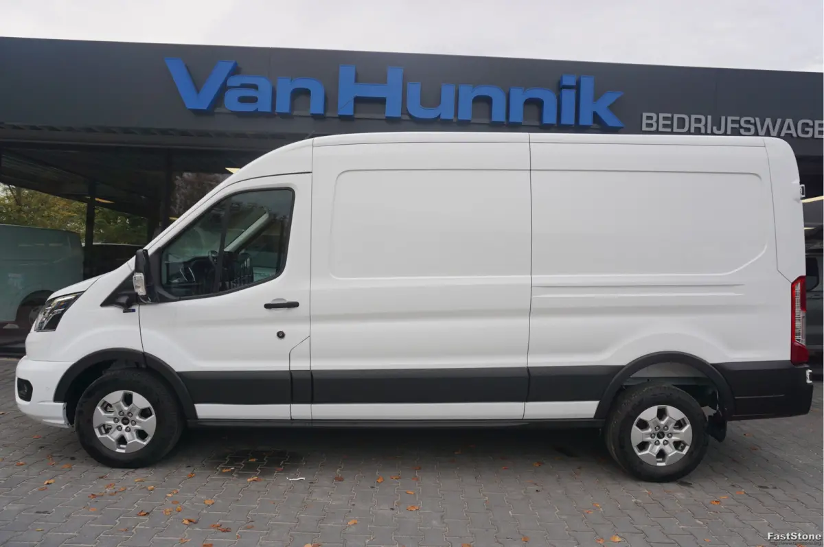 350L L3H2 Limited AUT-10 RWD 165PK BPM VRIJ 3.5T Trekhaak, Navi, Adap. Cruise, 360° Cam!! NR. A190
