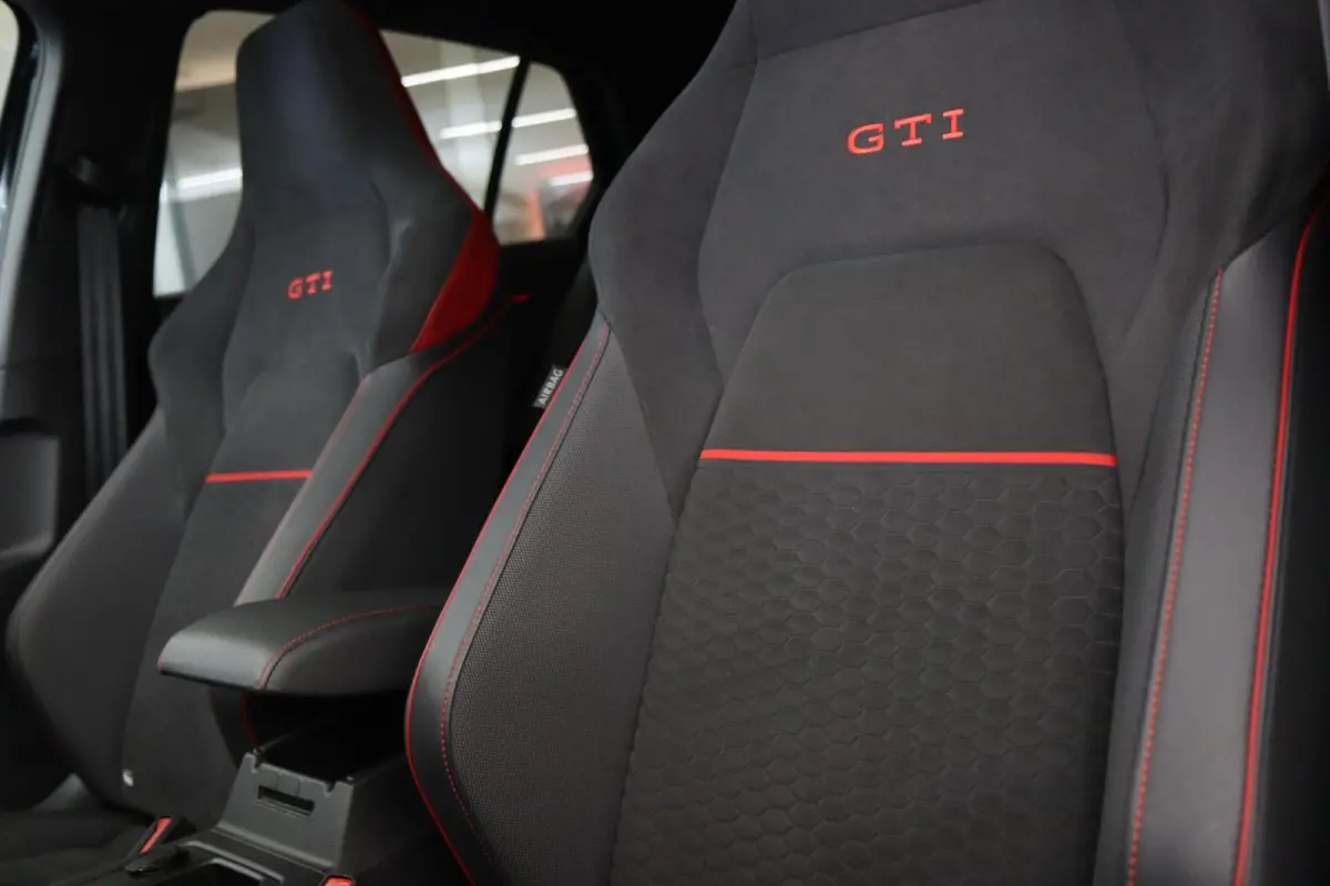 2.0 TSI GTI CLUBSPORT BLACKSTYLE /PANO/HK/SPECIAL/CAM/CARPLAY/IQ/VOLL
