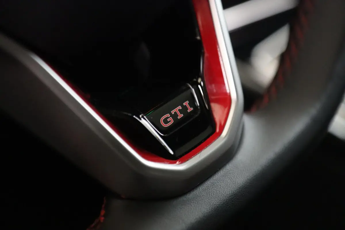 2.0 TSI GTI CLUBSPORT BLACKSTYLE /PANO/HK/SPECIAL/CAM/CARPLAY/IQ/VOLL