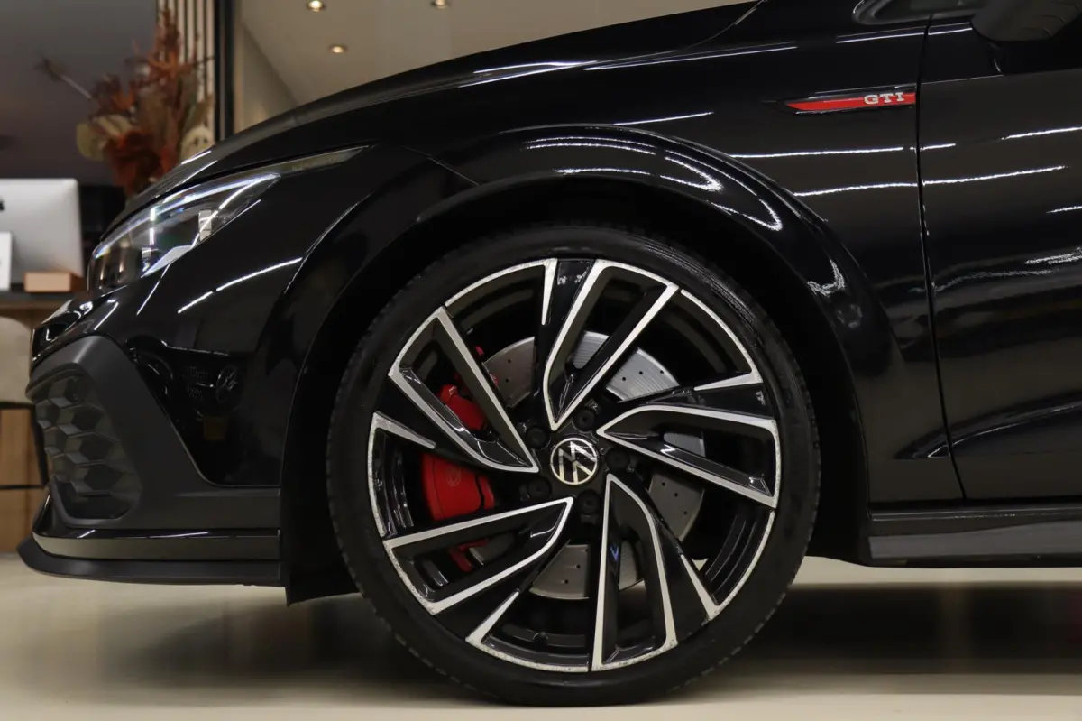 2.0 TSI GTI CLUBSPORT BLACKSTYLE /PANO/HK/SPECIAL/CAM/CARPLAY/IQ/VOLL