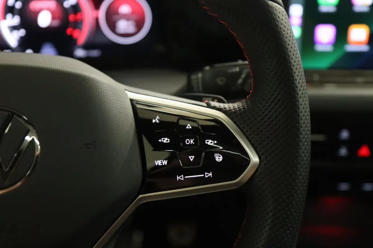 2.0 TSI GTI CLUBSPORT BLACKSTYLE /PANO/HK/SPECIAL/CAM/CARPLAY/IQ/VOLL