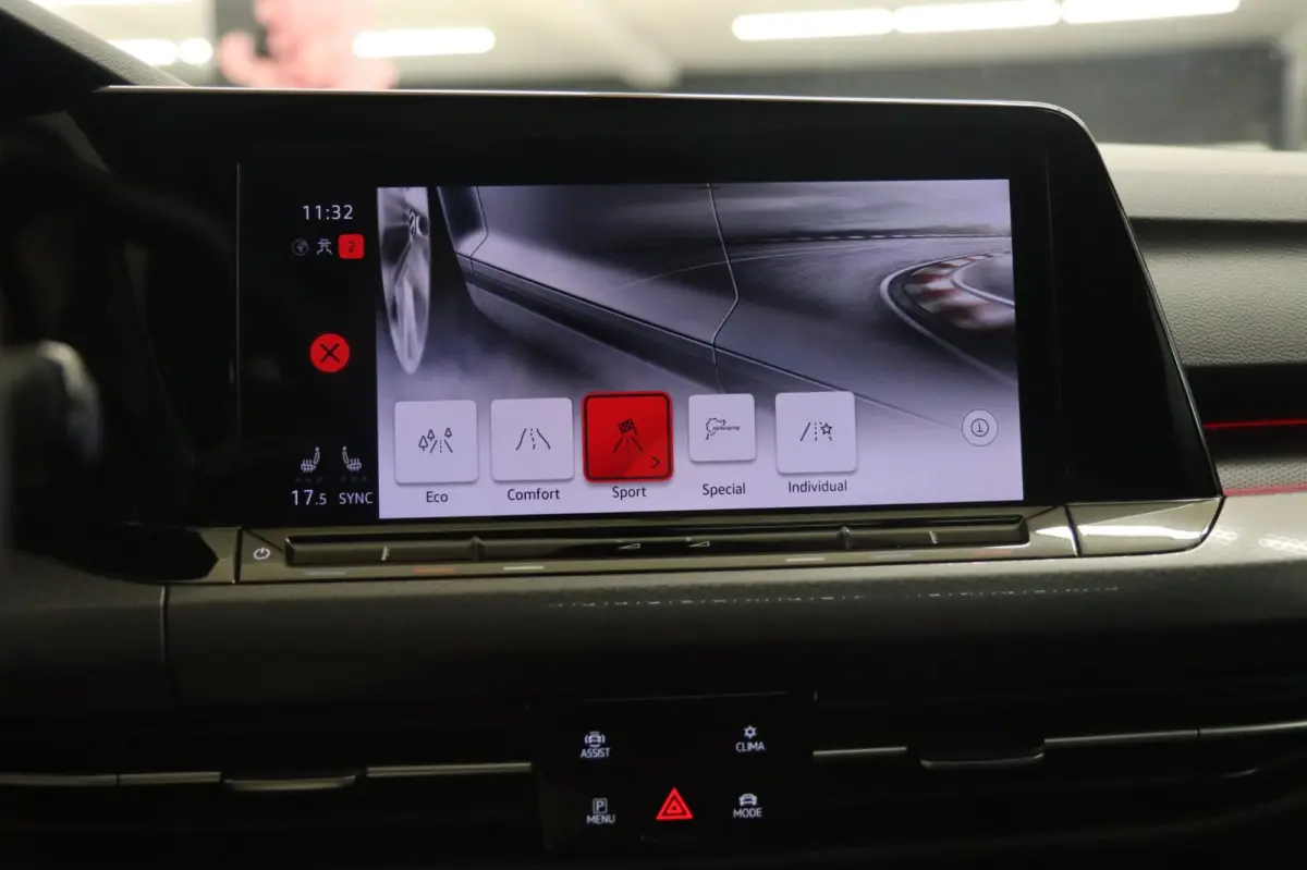 2.0 TSI GTI CLUBSPORT BLACKSTYLE /PANO/HK/SPECIAL/CAM/CARPLAY/IQ/VOLL