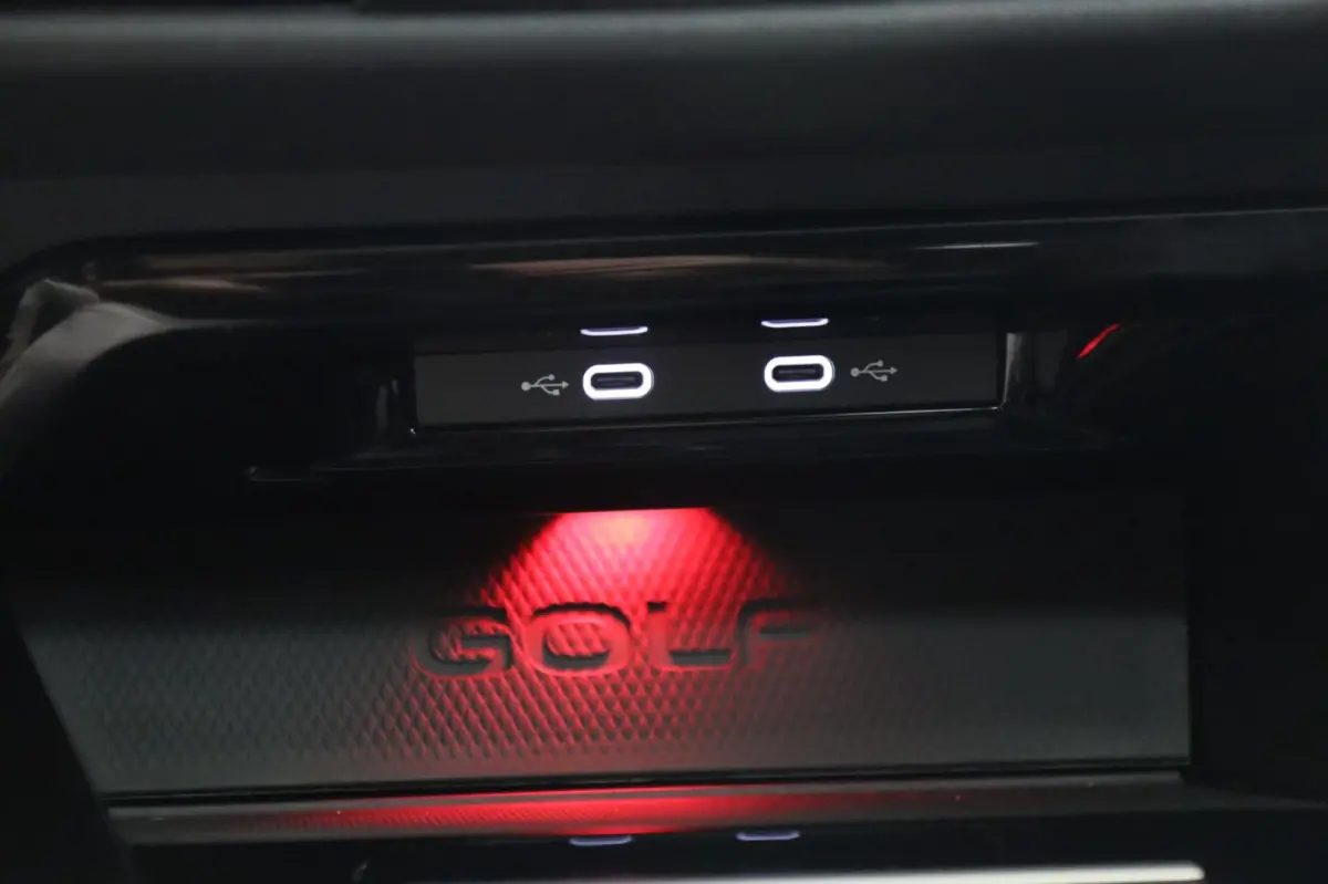 2.0 TSI GTI CLUBSPORT BLACKSTYLE /PANO/HK/SPECIAL/CAM/CARPLAY/IQ/VOLL