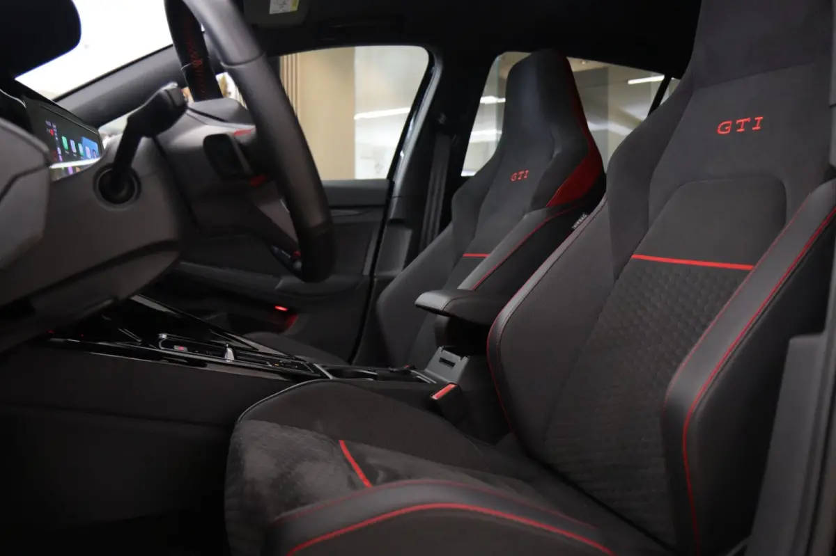2.0 TSI GTI CLUBSPORT BLACKSTYLE /PANO/HK/SPECIAL/CAM/CARPLAY/IQ/VOLL