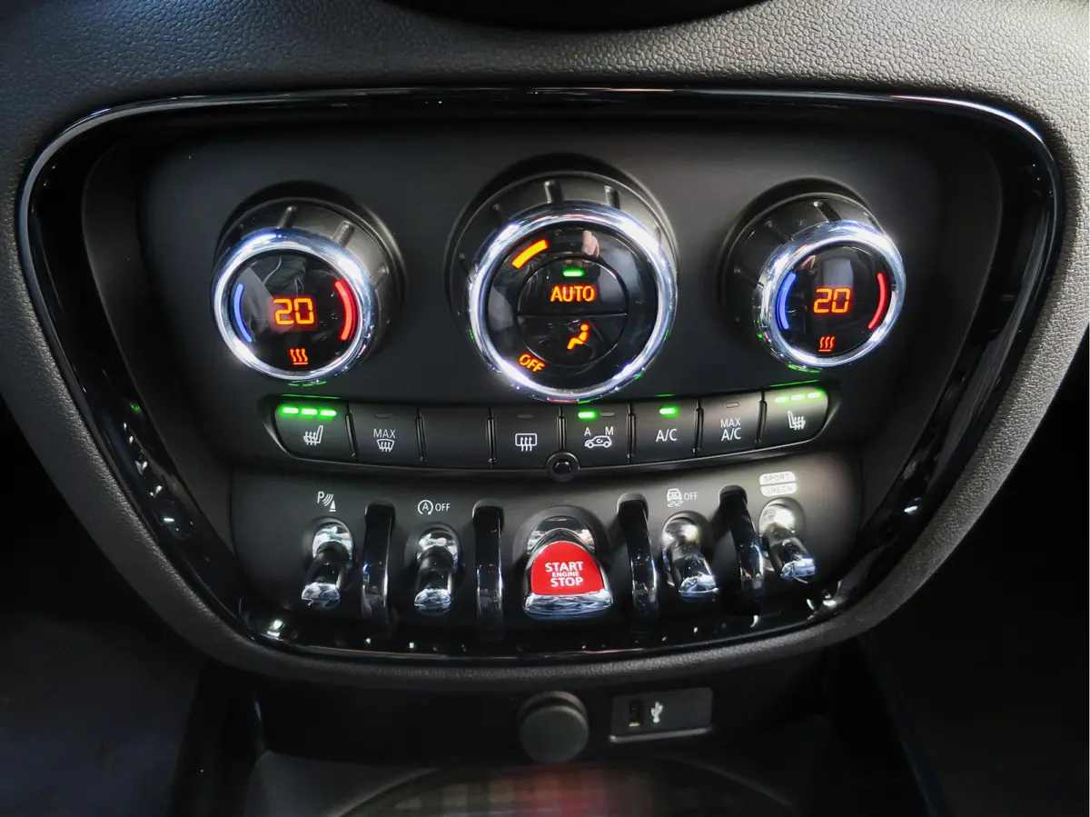 1.5 Cooper Chili Business Ed. F54 NL-auto, XL-navi, HK, LED, Park.ass en 19"