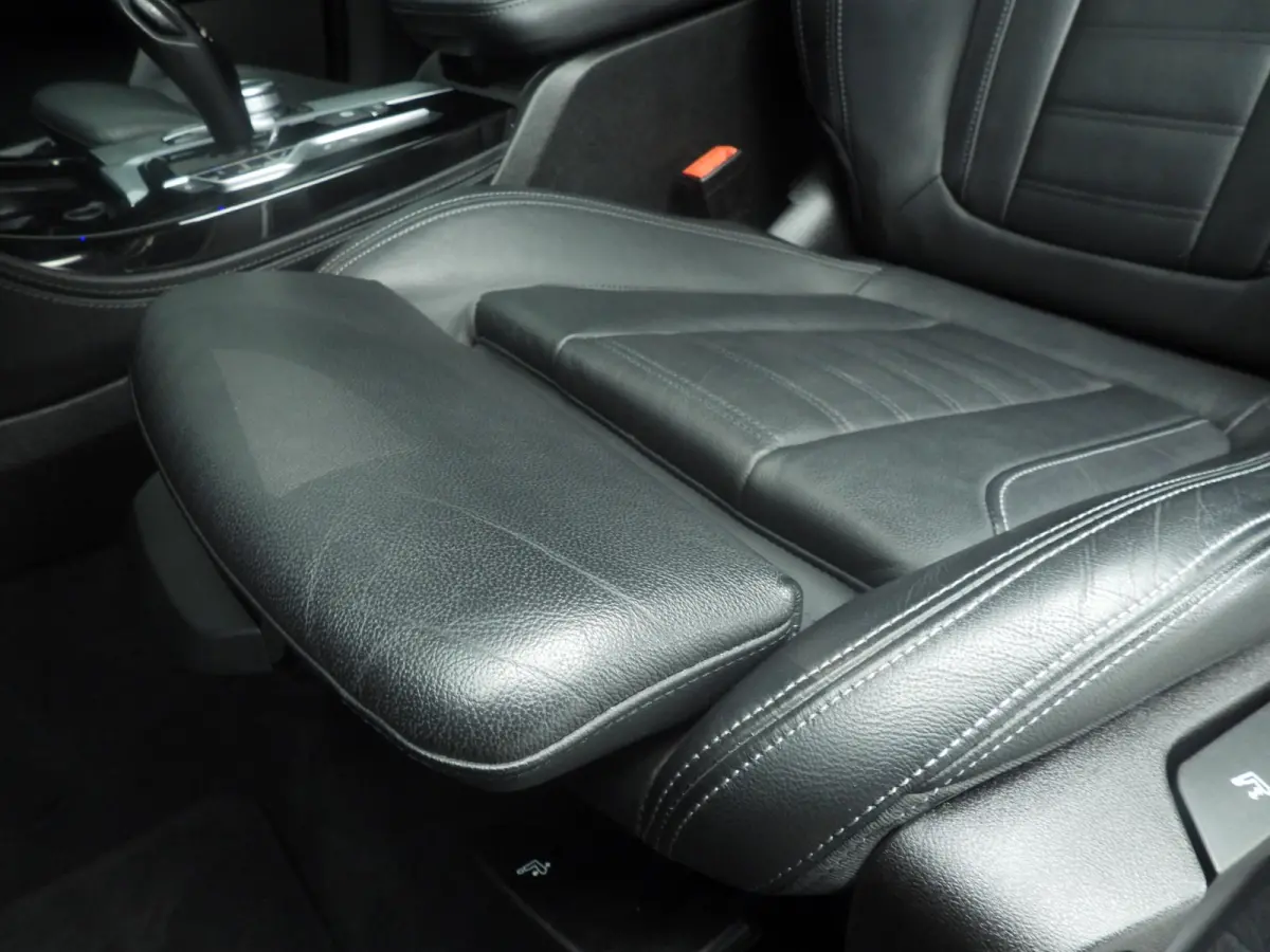 xDrive30i | LED | Leder | HUD | Trekhaak | Sportstoelen | Keyles go | Hifi speakers | Alu 19 inch