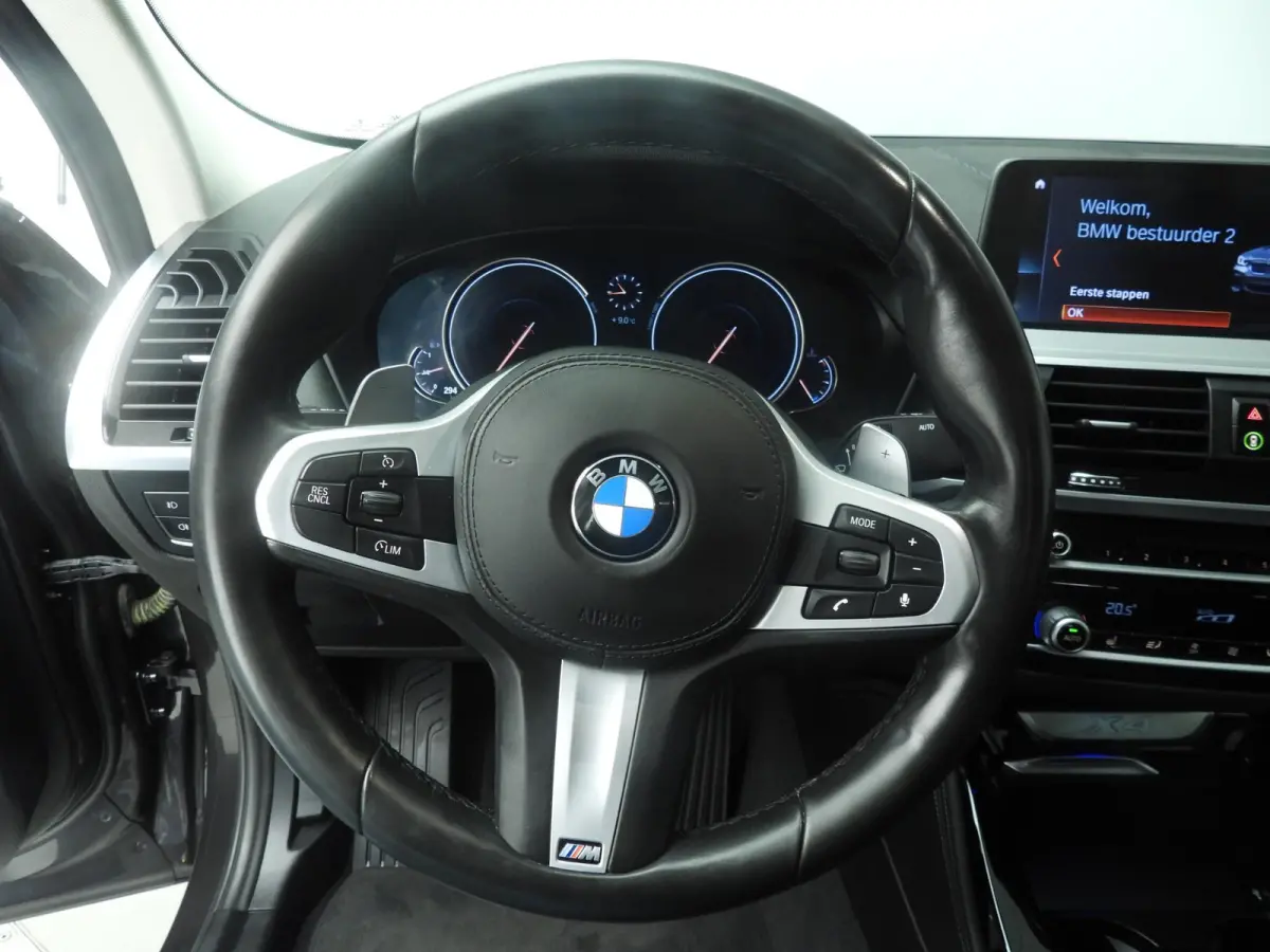 xDrive30i | LED | Leder | HUD | Trekhaak | Sportstoelen | Keyles go | Hifi speakers | Alu 19 inch