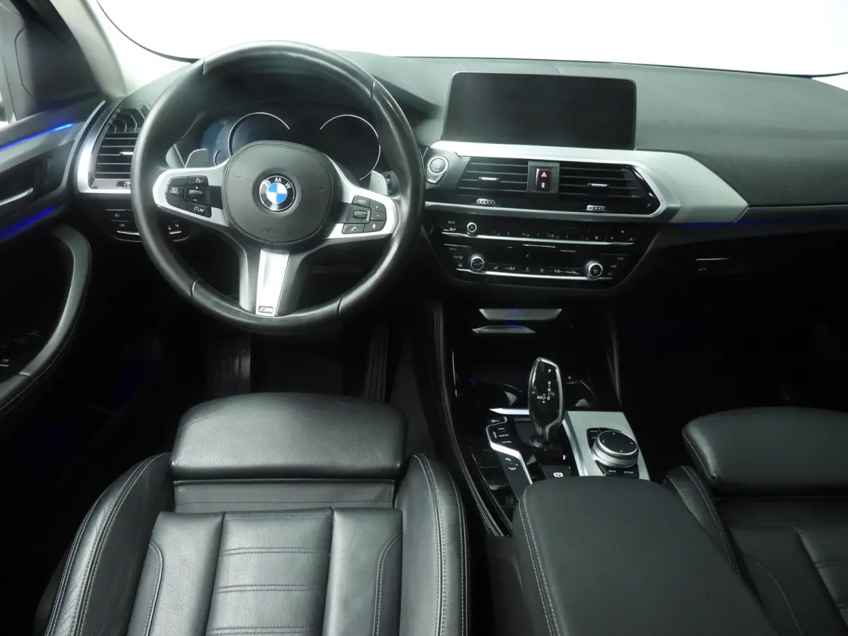 xDrive30i | LED | Leder | HUD | Trekhaak | Sportstoelen | Keyles go | Hifi speakers | Alu 19 inch