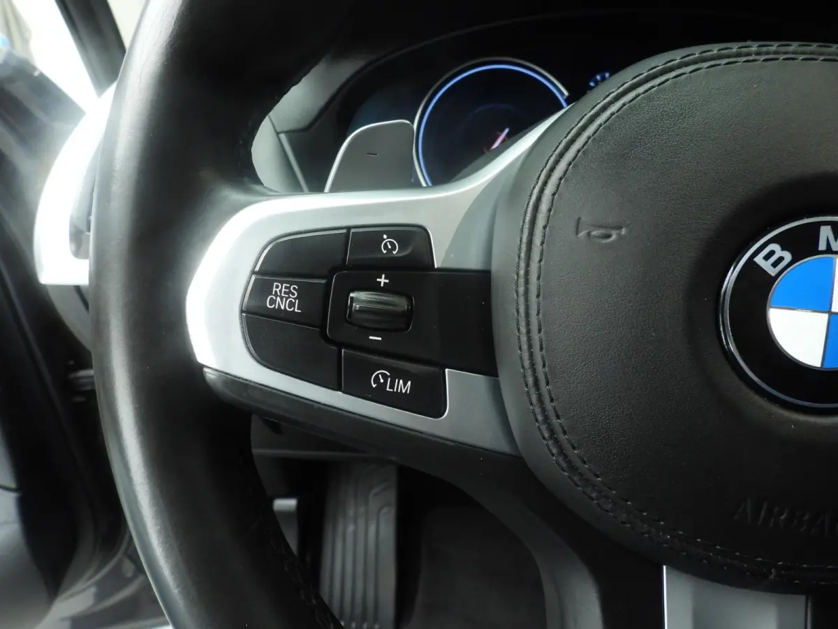 xDrive30i | LED | Leder | HUD | Trekhaak | Sportstoelen | Keyles go | Hifi speakers | Alu 19 inch