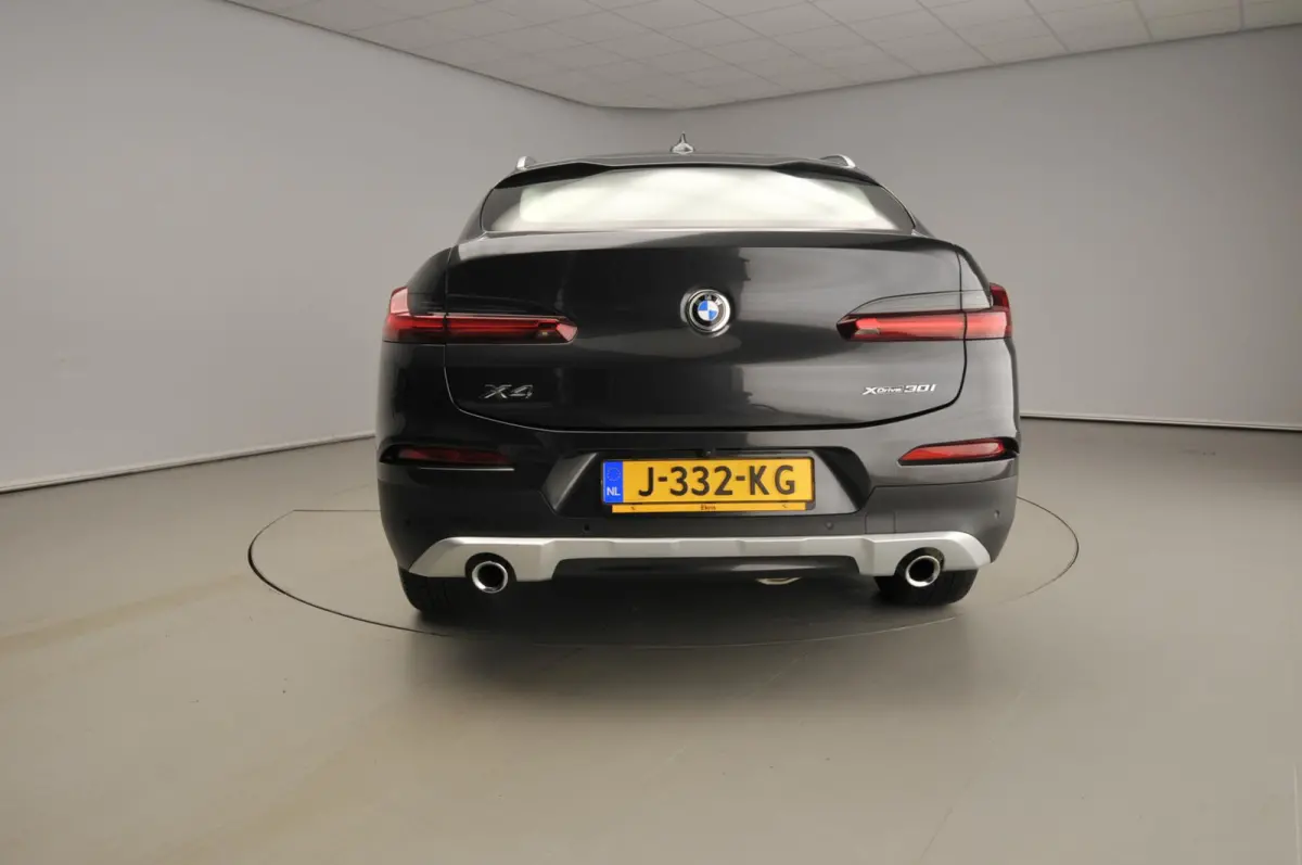 xDrive30i | LED | Leder | HUD | Trekhaak | Sportstoelen | Keyles go | Hifi speakers | Alu 19 inch