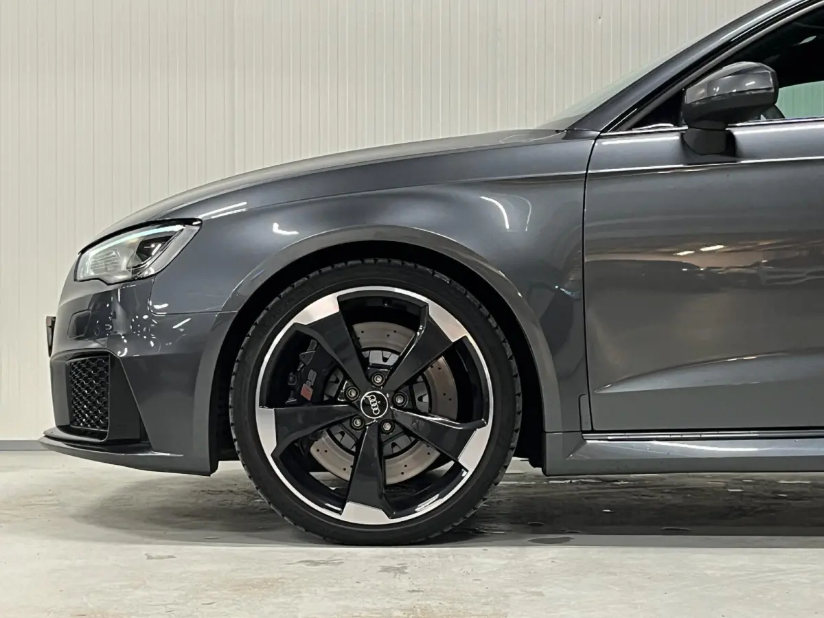 2.5 TFSI RS 3 quattro Pro Line Plus | PANO | LEDER | MATRIX LED