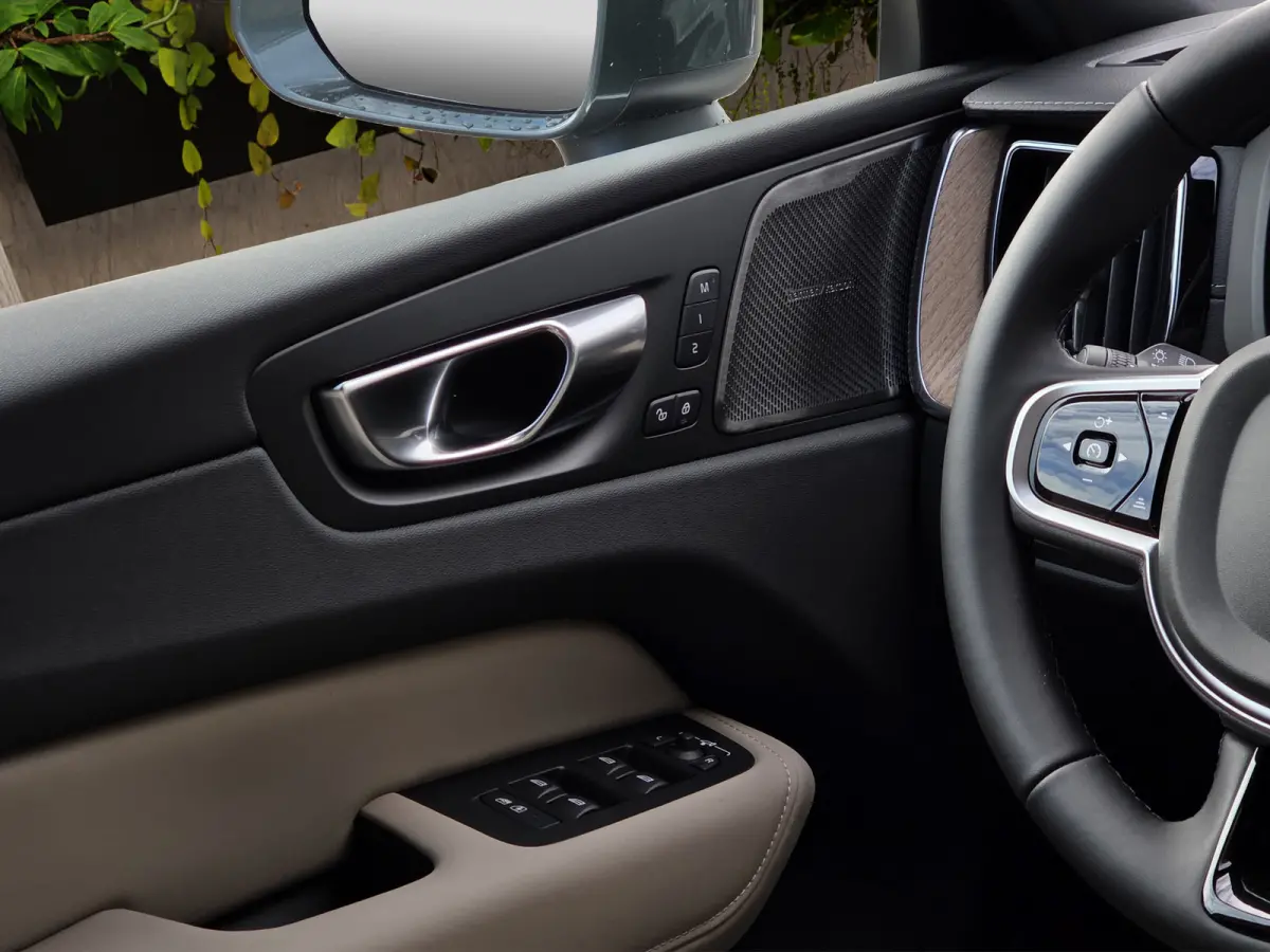 2.0 T6 AWD Recharge Ultra Bright | Luchtvering | 21" Velgen | Panoramadak | 360 Camera | Memory | Head-up