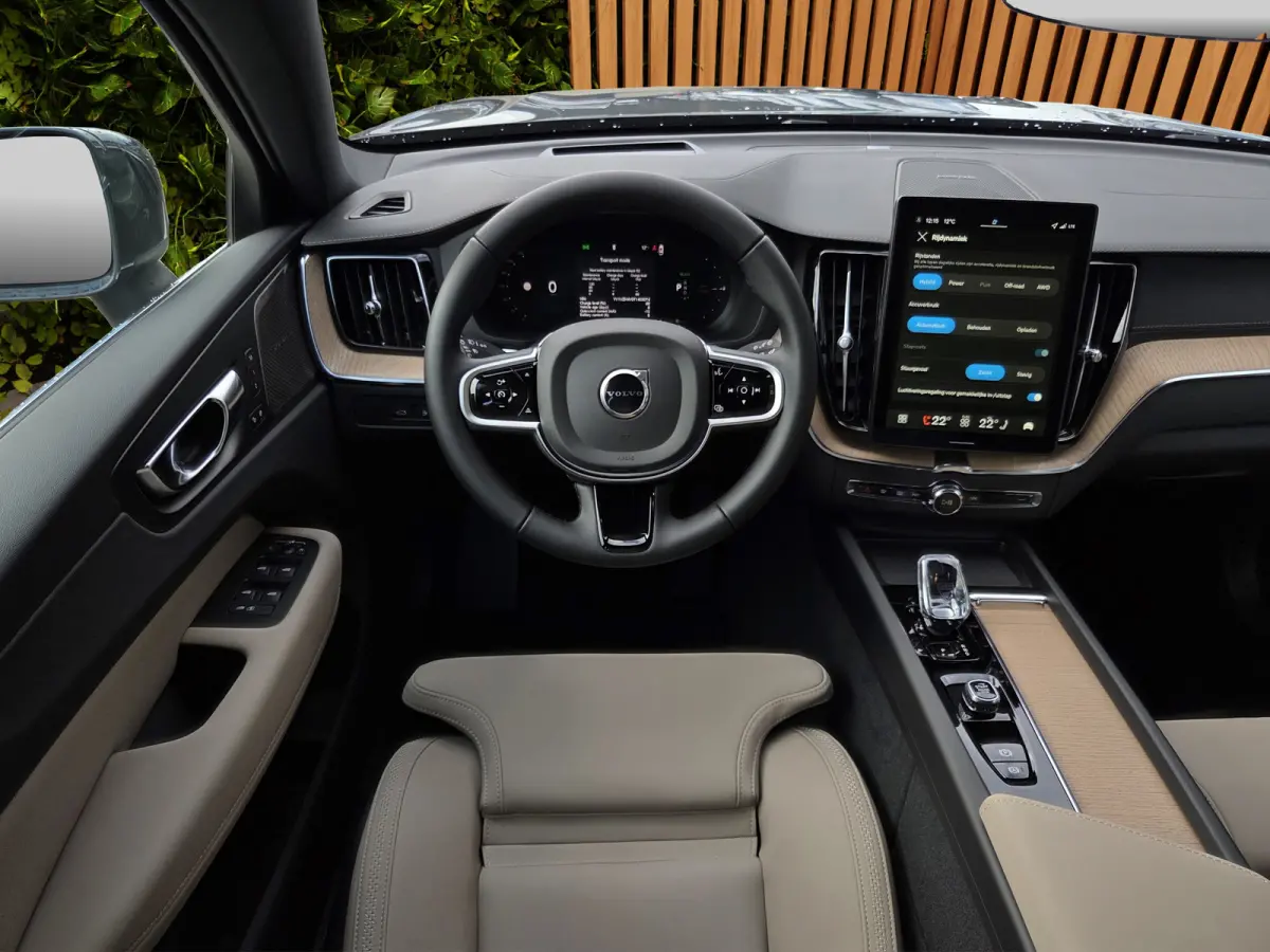 2.0 T6 AWD Recharge Ultra Bright | Luchtvering | 21" Velgen | Panoramadak | 360 Camera | Memory | Head-up