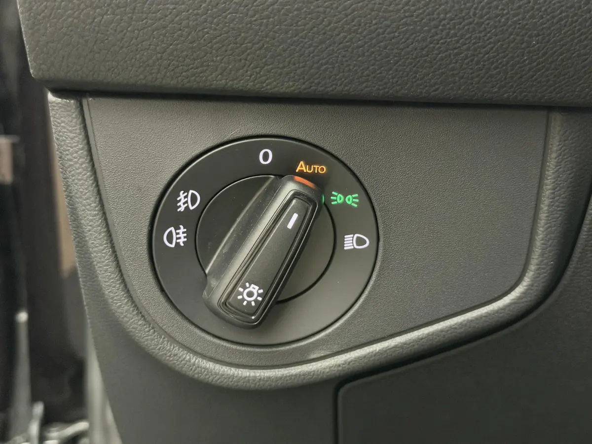 1.0 TSI R-Line IQ VIRTUAL LED KEYLESS CAMERA DSG
