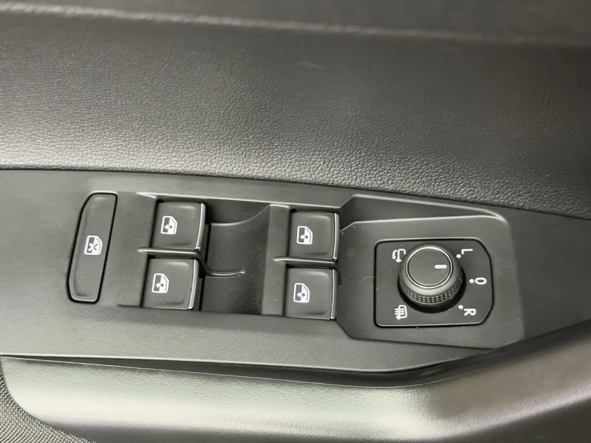 1.0 TSI R-Line IQ VIRTUAL LED KEYLESS CAMERA DSG