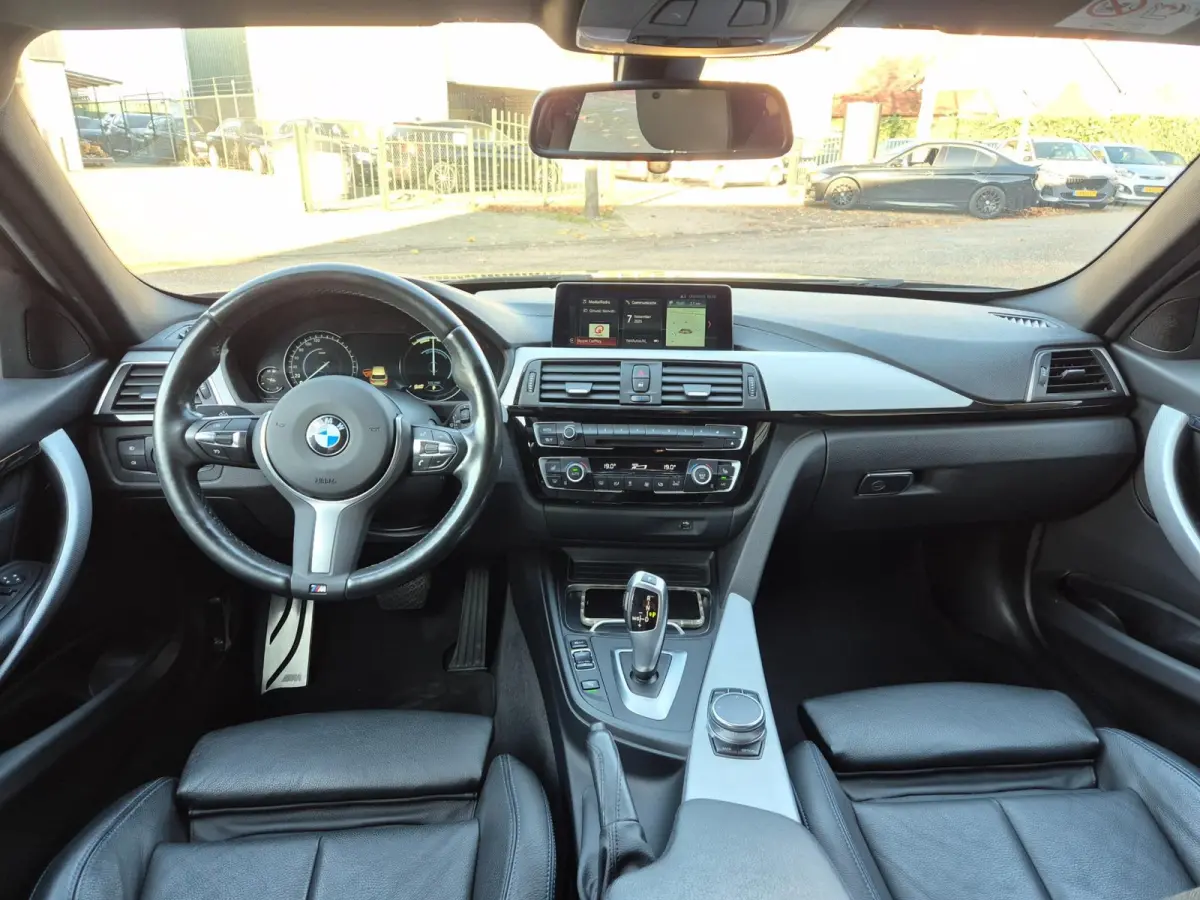 F31 320i M Sport X-drive Trekhaak Apple CarPlay dig.dash 19inch 320i xDrive M Sport Edition