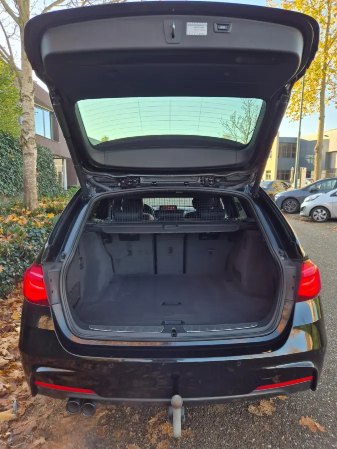 F31 320i M Sport X-drive Trekhaak Apple CarPlay dig.dash 19inch 320i xDrive M Sport Edition