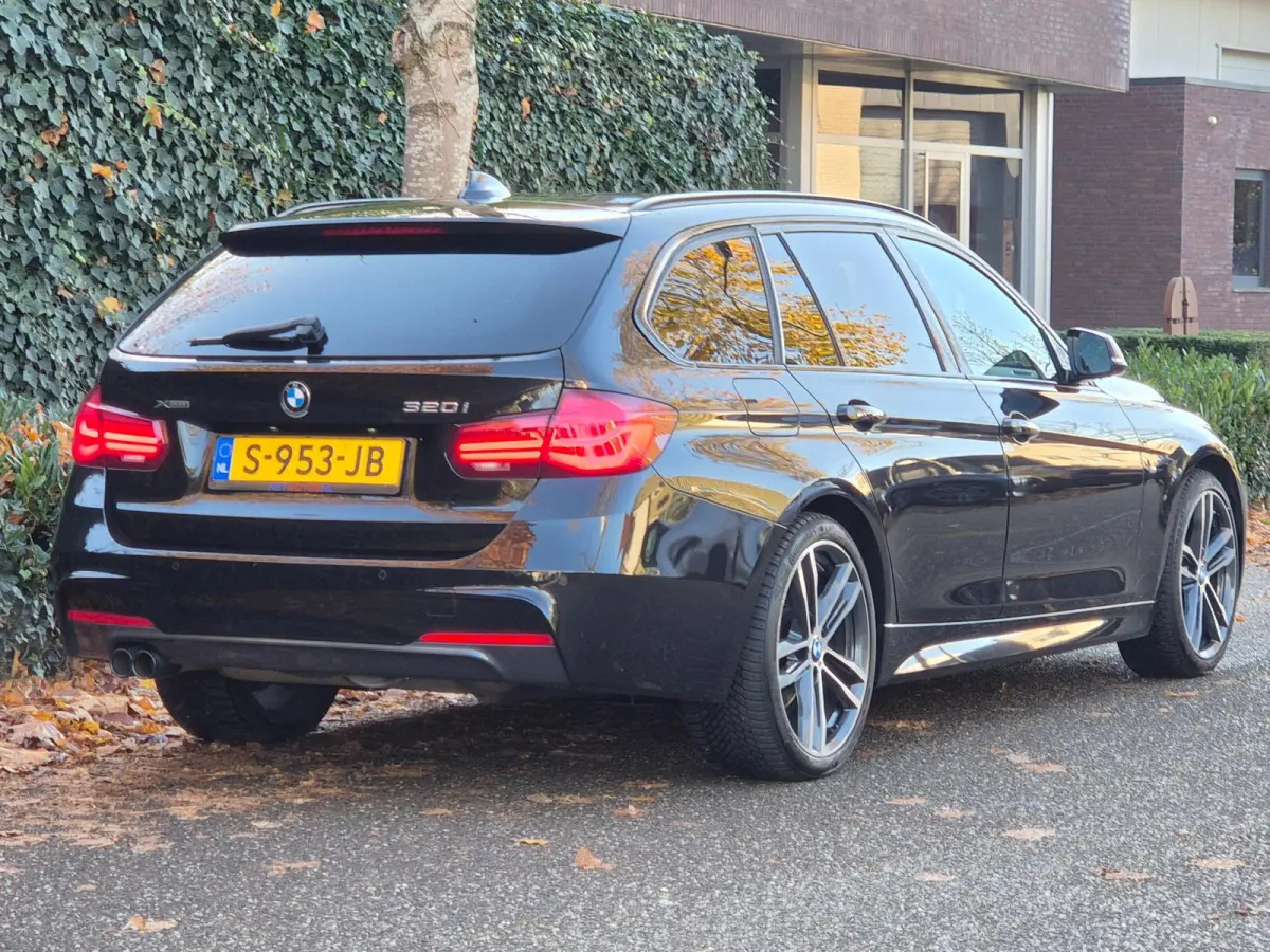 F31 320i M Sport X-drive Trekhaak Apple CarPlay dig.dash 19inch 320i xDrive M Sport Edition