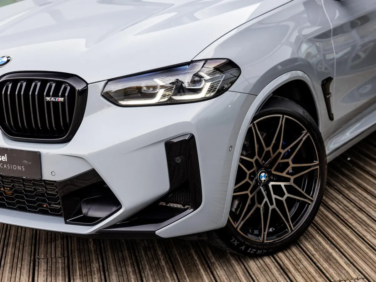 M Competition | BROOKLYN GRAU | SCHUIF/KANTELDAK | HARMAN KARDON AUDIO | STUUR + STOELVERWARMING | STOELMEMORY | 360 CAMERA | 21 INCH | APPLE-CARPLAY | HEAD-UP DISPLAY |