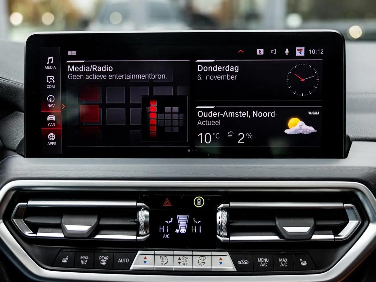 M Competition | BROOKLYN GRAU | SCHUIF/KANTELDAK | HARMAN KARDON AUDIO | STUUR + STOELVERWARMING | STOELMEMORY | 360 CAMERA | 21 INCH | APPLE-CARPLAY | HEAD-UP DISPLAY |