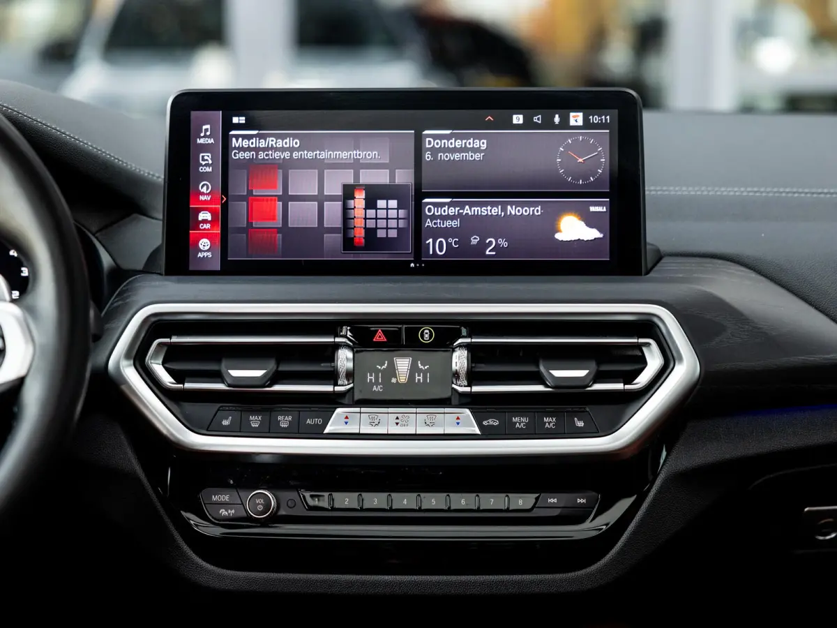 M Competition | BROOKLYN GRAU | SCHUIF/KANTELDAK | HARMAN KARDON AUDIO | STUUR + STOELVERWARMING | STOELMEMORY | 360 CAMERA | 21 INCH | APPLE-CARPLAY | HEAD-UP DISPLAY |