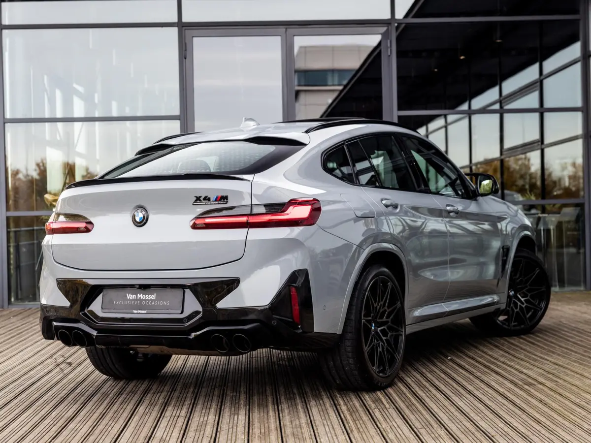 M Competition | BROOKLYN GRAU | SCHUIF/KANTELDAK | HARMAN KARDON AUDIO | STUUR + STOELVERWARMING | STOELMEMORY | 360 CAMERA | 21 INCH | APPLE-CARPLAY | HEAD-UP DISPLAY |