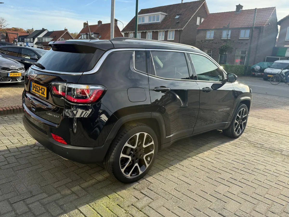 1.3T Limited automaat,Apple Carplay/Android navigatie,Parkeersensoren,Achteruitrij camera