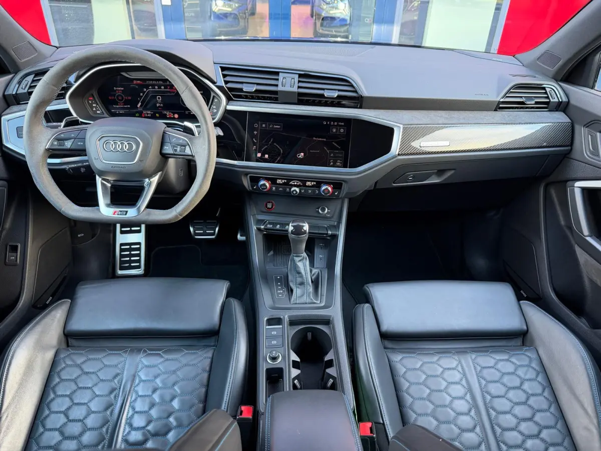 RSQ3 TFSI RS / Panorama/ Full spec
