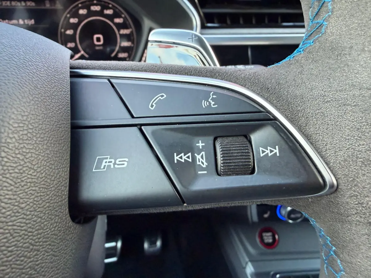 RSQ3 TFSI RS / Panorama/ Full spec