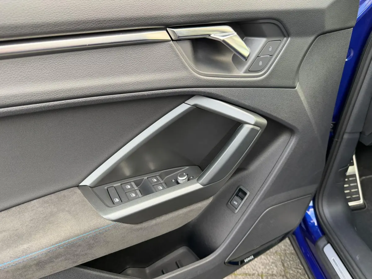 RSQ3 TFSI RS / Panorama/ Full spec