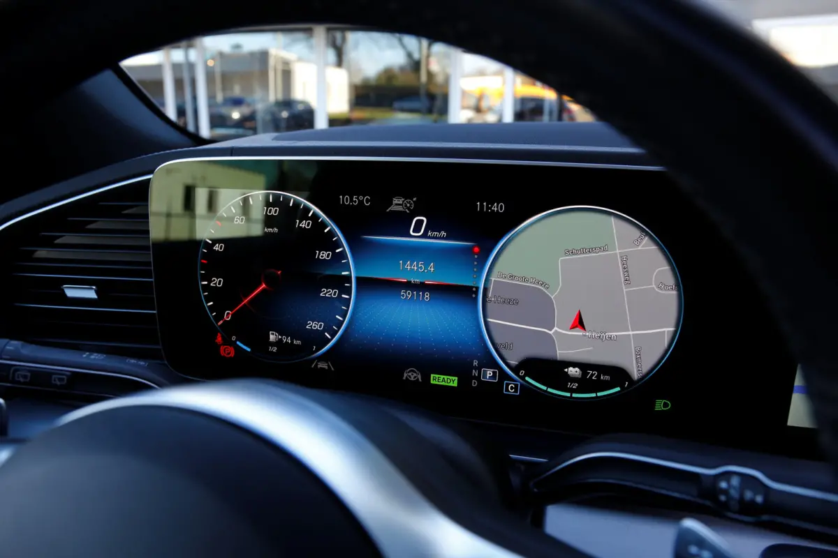 350 e PHEV Plug in 4MATIC AMG*Perfect MB Onderh.*BTW*1ste Eig*Luchtvering/Pano/ACC/360/Stoelverw./Stoelkoeling/MBUX/LED/Elek. Klep/Standkachel/Dodehoek/Rijstrook/Apple Carplay-Android/VOL*