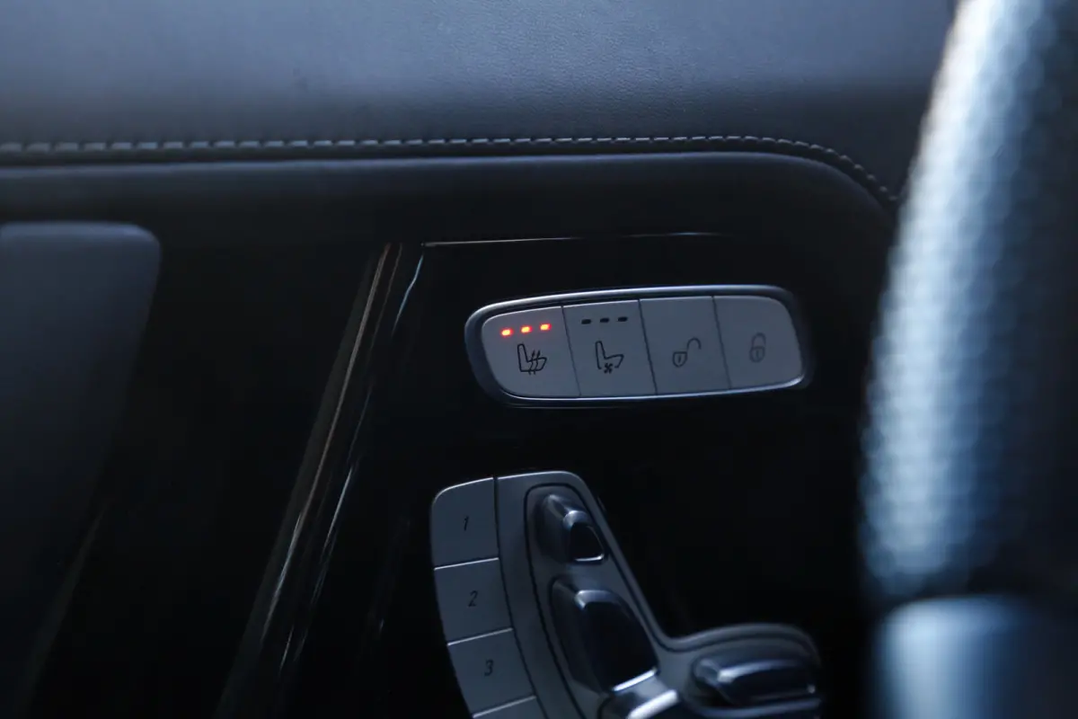 AMG 63 Grijs kenteken*MB Fabrieksgar.t/m02-2029!*Mystic Blue*Drivers package/Ride Control/Sportuitlaat/Nappa/Massage/ACC/Dak/Night II/22 inch/VOL*
