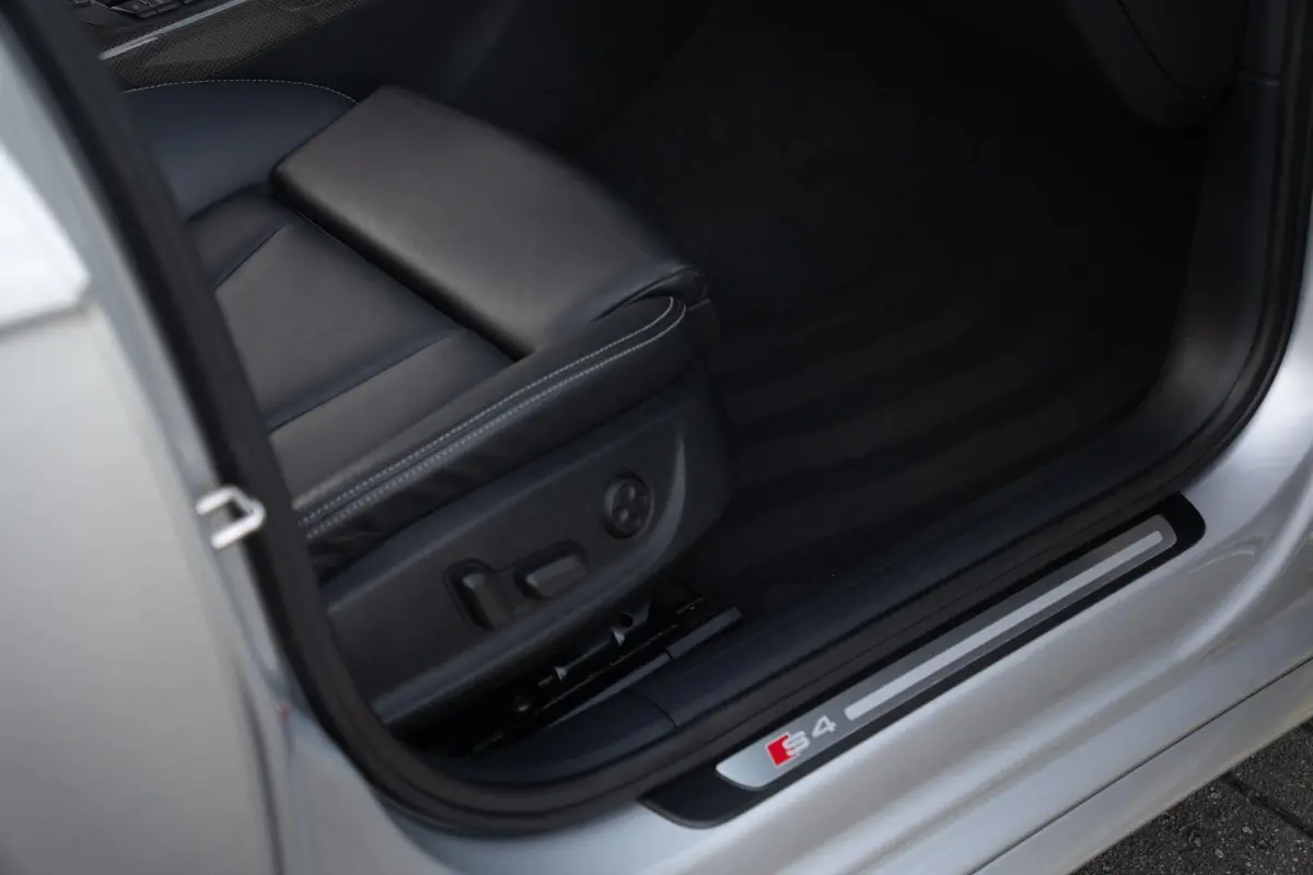 3.0 TFSI S4 Quattro | 2e Eig | Youngtimer | Nieuwstaat | Trekhaak | ACC | B&O | Panoramadak | DAB | Full Option | Dealer Onderhouden