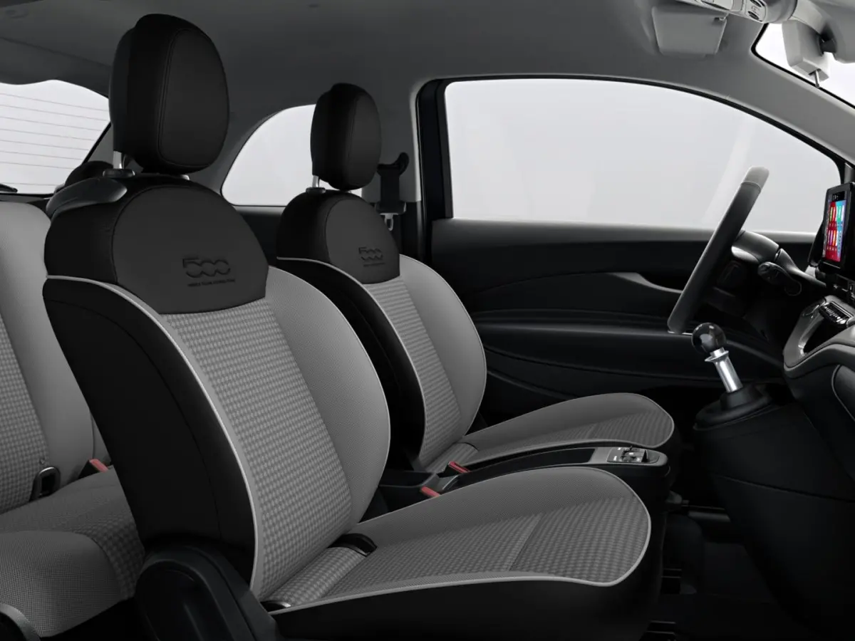 Hybrid Torino Launch Edition | Clima | Carplay | PDC | Priv Glass | Onyx Black