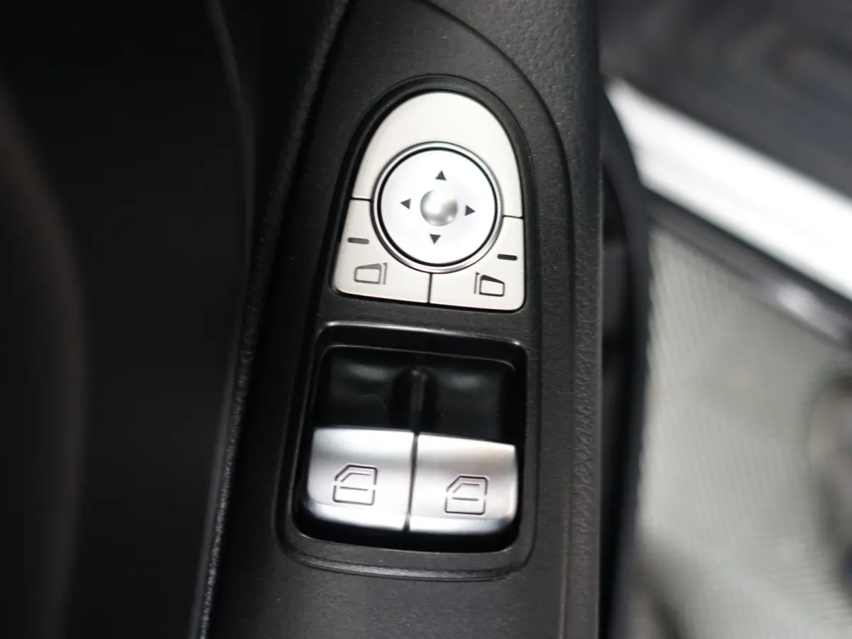 114 CDI Lang AMG Night Edition Aut- Dubbele Cabine, 5/6 Pers, Park Assist, Navi, Cruise, Clima