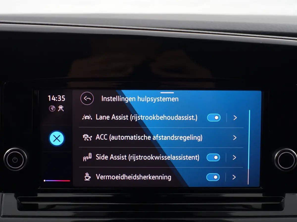 2.0 TDI 1st Edition Aut- Xenon Led, CarPlay, Android Auto, Trekhaak, Park Assist, Virtual Cockpit