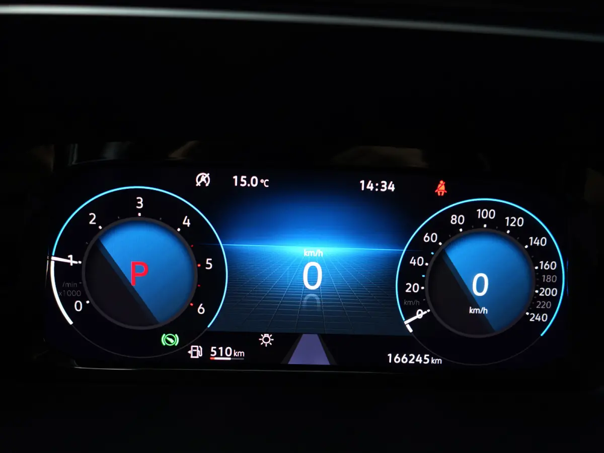 2.0 TDI 1st Edition Aut- Xenon Led, CarPlay, Android Auto, Trekhaak, Park Assist, Virtual Cockpit