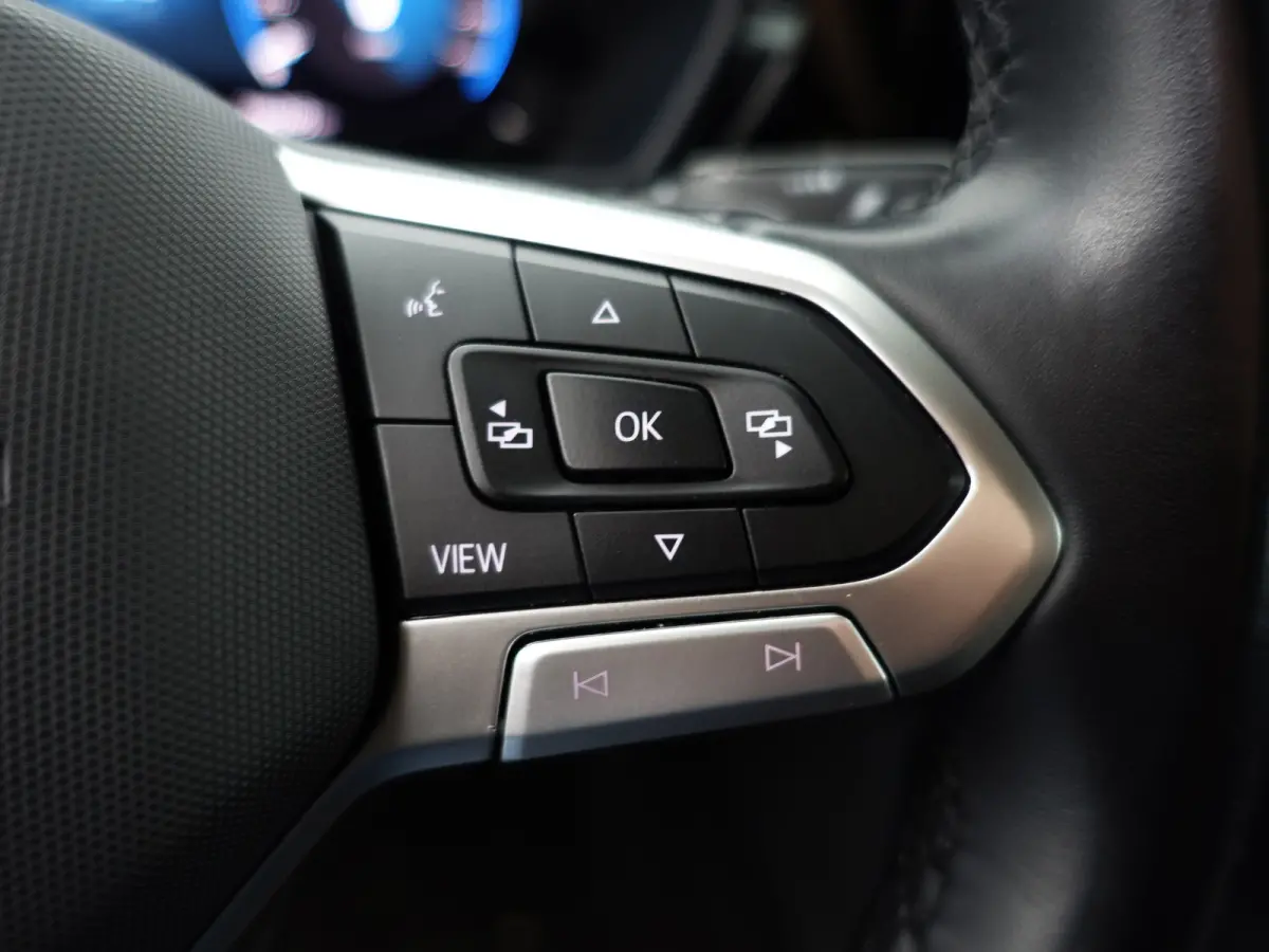 2.0 TDI 1st Edition Aut- Xenon Led, CarPlay, Android Auto, Trekhaak, Park Assist, Virtual Cockpit