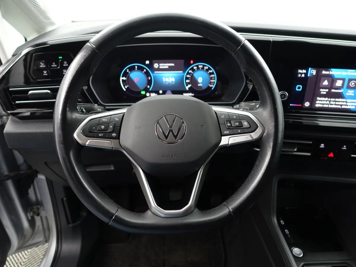 2.0 TDI 1st Edition Aut- Xenon Led, CarPlay, Android Auto, Trekhaak, Park Assist, Virtual Cockpit