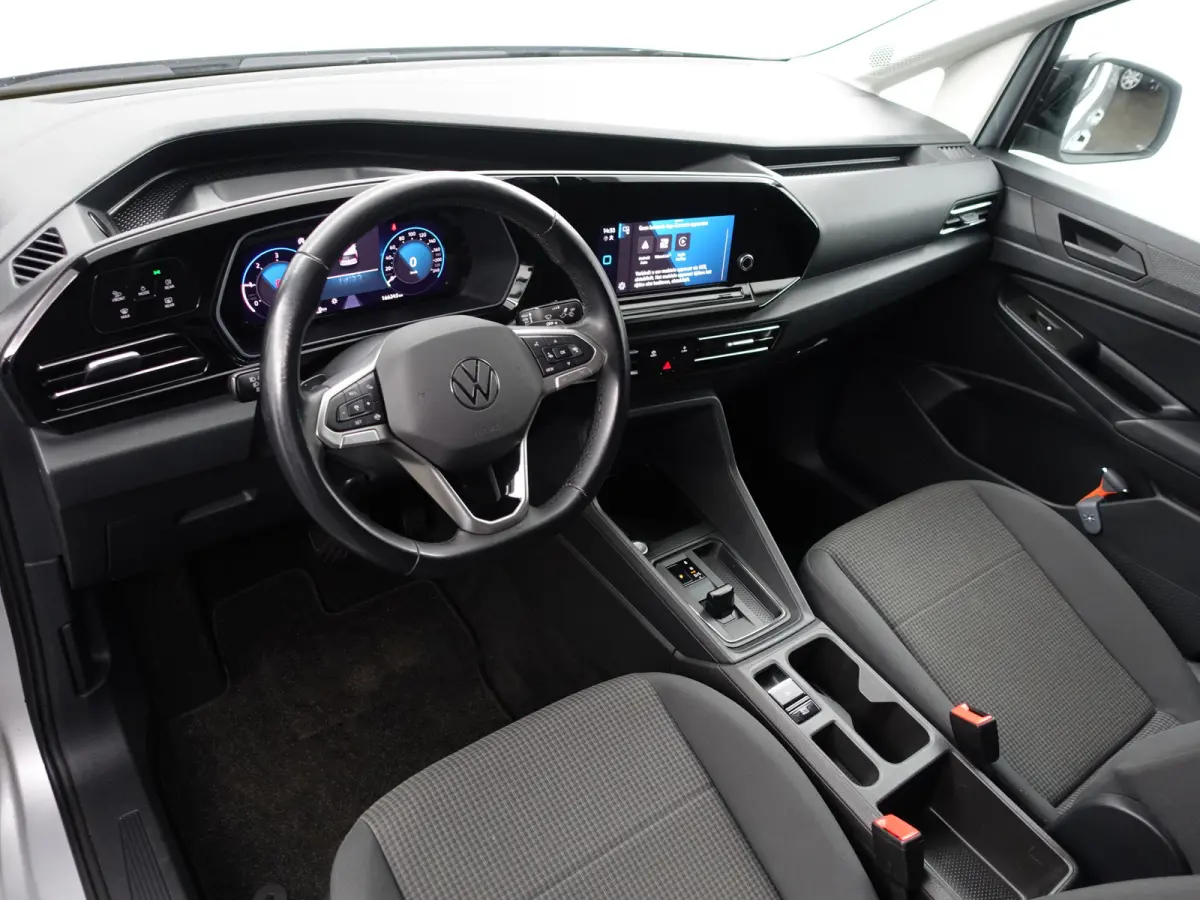 2.0 TDI 1st Edition Aut- Xenon Led, CarPlay, Android Auto, Trekhaak, Park Assist, Virtual Cockpit