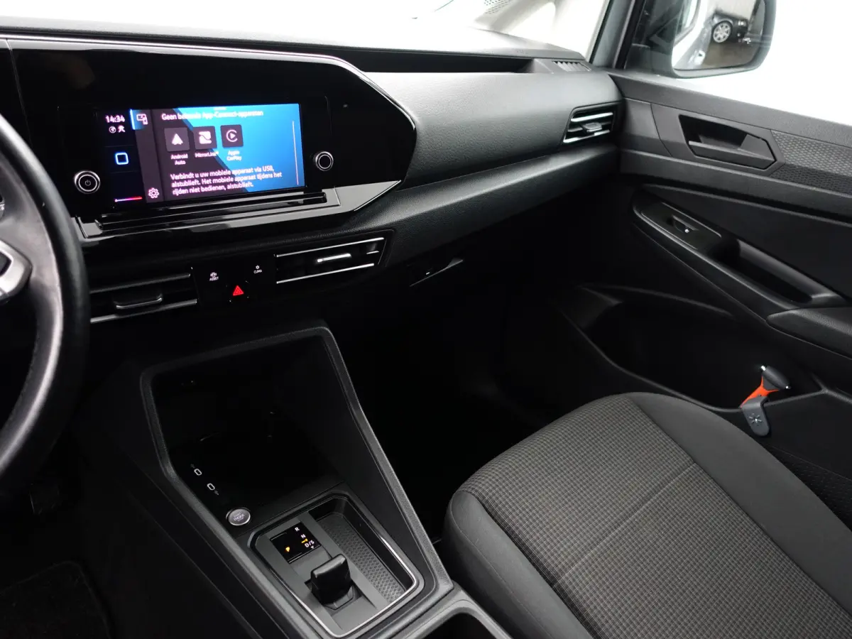 2.0 TDI 1st Edition Aut- Xenon Led, CarPlay, Android Auto, Trekhaak, Park Assist, Virtual Cockpit