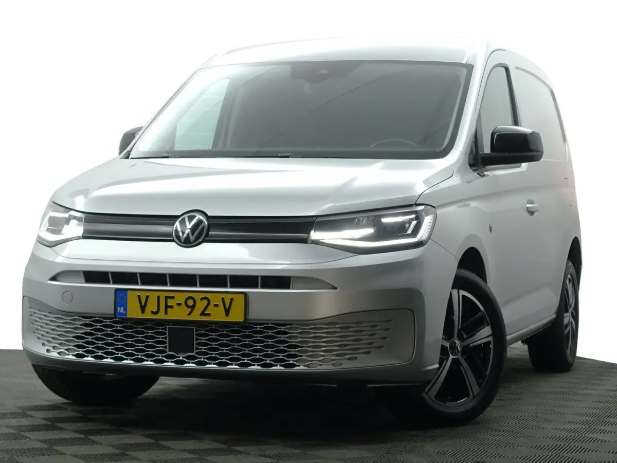 2.0 TDI 1st Edition Aut- Xenon Led, CarPlay, Android Auto, Trekhaak, Park Assist, Virtual Cockpit