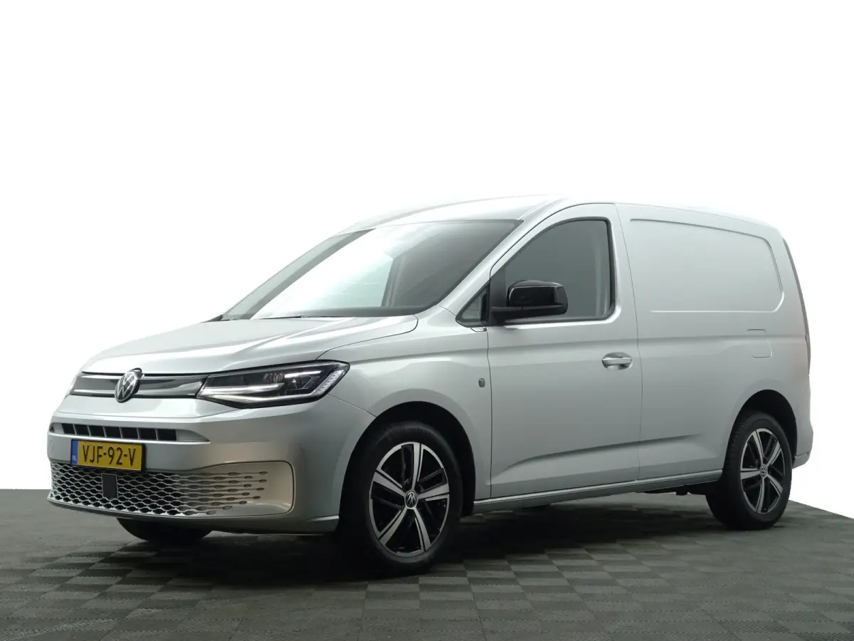 2.0 TDI 1st Edition Aut- Xenon Led, CarPlay, Android Auto, Trekhaak, Park Assist, Virtual Cockpit