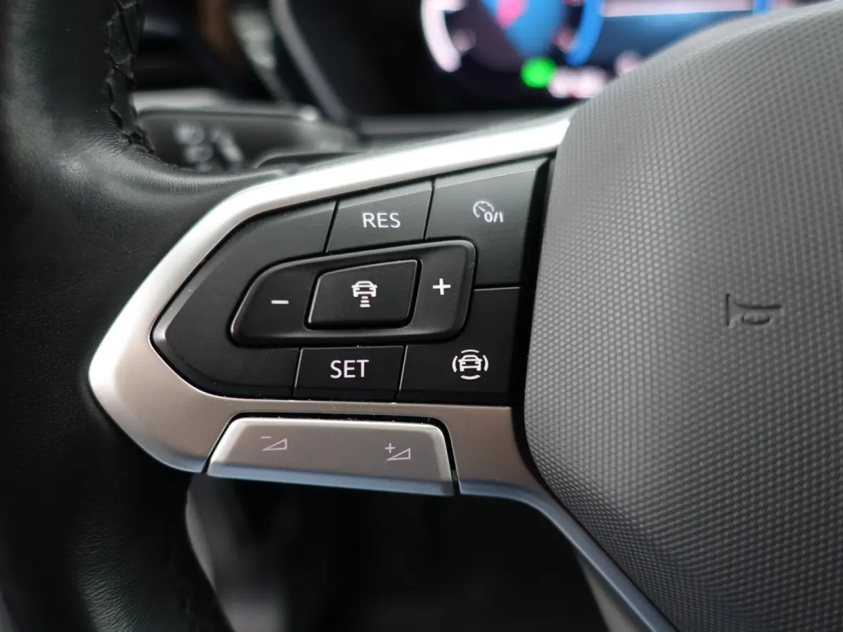 2.0 TDI 1st Edition Aut- Xenon Led, CarPlay, Android Auto, Trekhaak, Park Assist, Virtual Cockpit