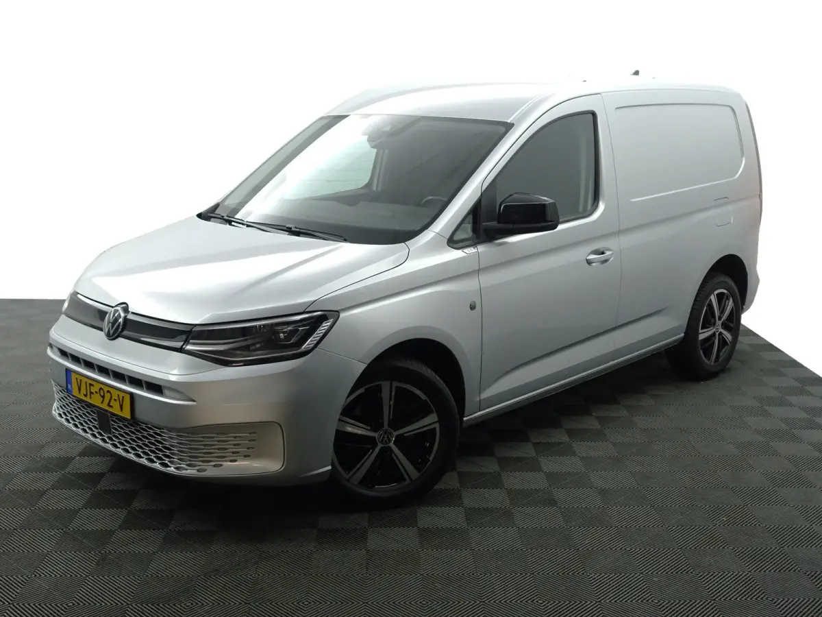 2.0 TDI 1st Edition Aut- Xenon Led, CarPlay, Android Auto, Trekhaak, Park Assist, Virtual Cockpit