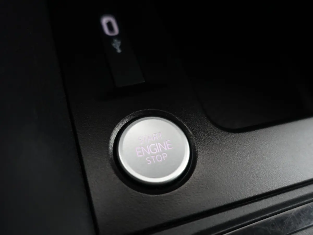 2.0 TDI 1st Edition Aut- Xenon Led, CarPlay, Android Auto, Trekhaak, Park Assist, Virtual Cockpit