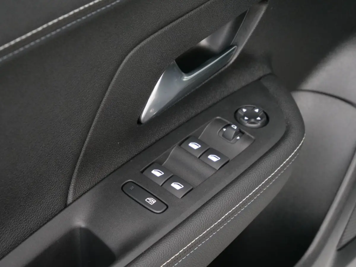 1.2 Turbo 130 Pk GS Automaat Camera / Apple Carplay / DAB