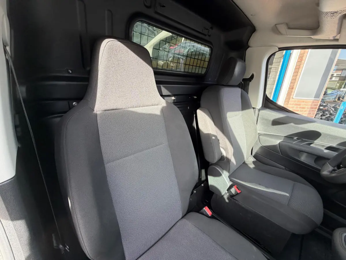 1.2 PureTech Premium 2022 WIT NAVI AIRCO BTW