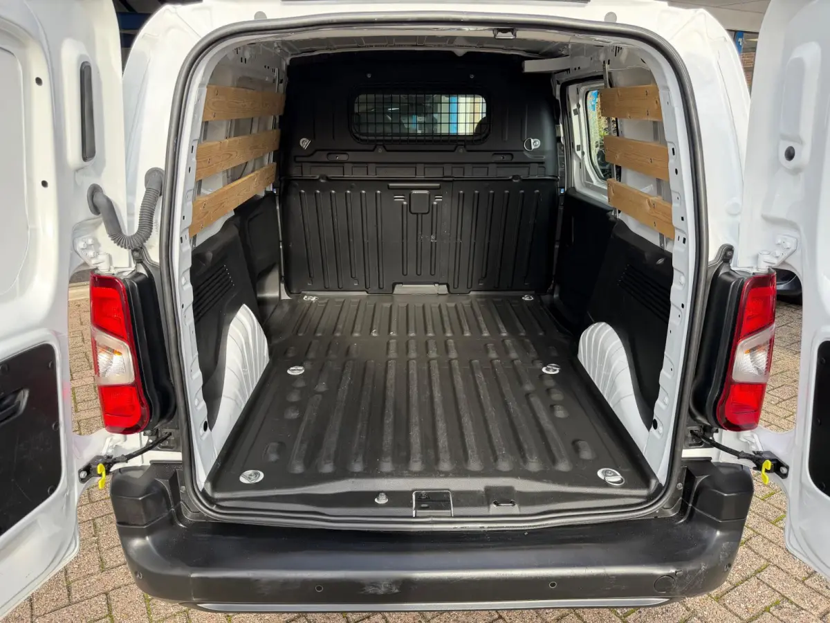 1.2 PureTech Premium 2022 WIT NAVI AIRCO BTW