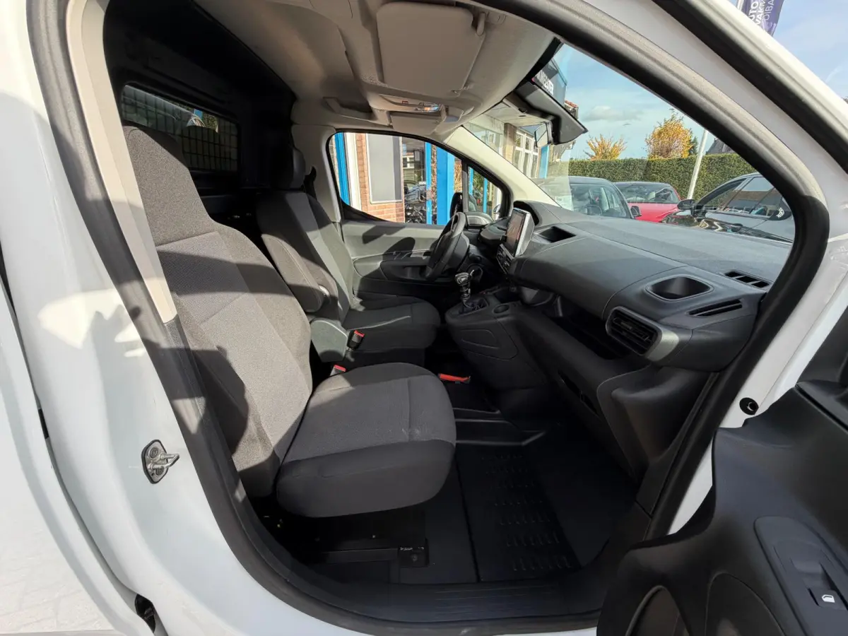 1.2 PureTech Premium 2022 WIT NAVI AIRCO BTW